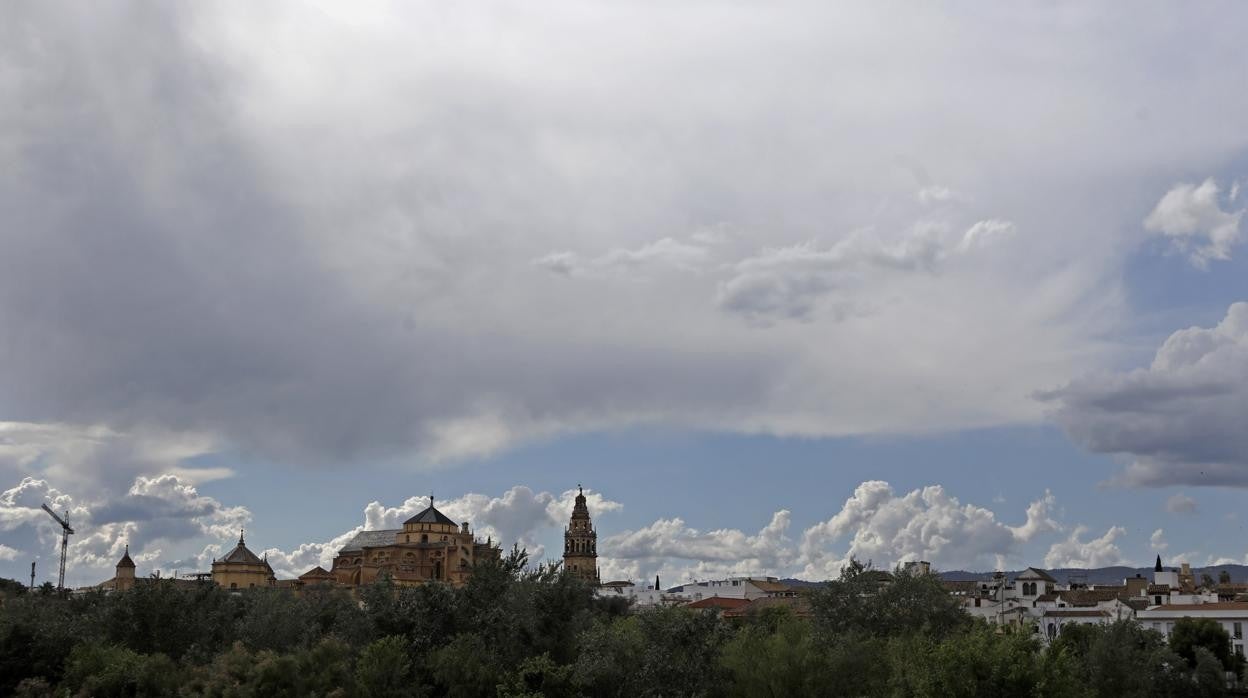 Nubes sobre el Centro de Córdoba en una imagen del año pasado