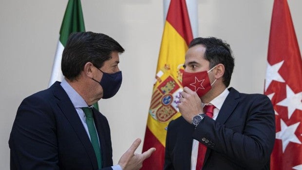 Andalucía y Madrid se unen en la defensa del pasaporte Covid