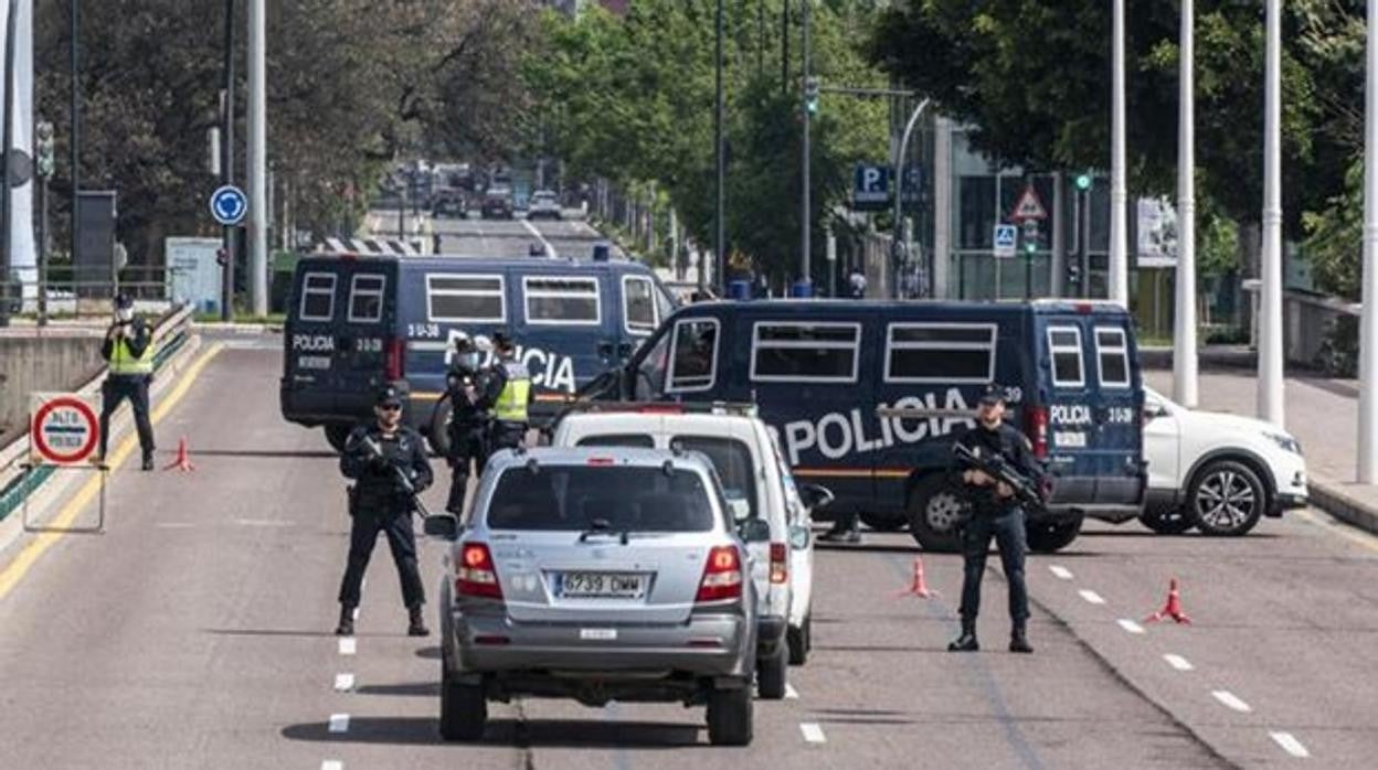 Control de movilidad de la Policía Nacional