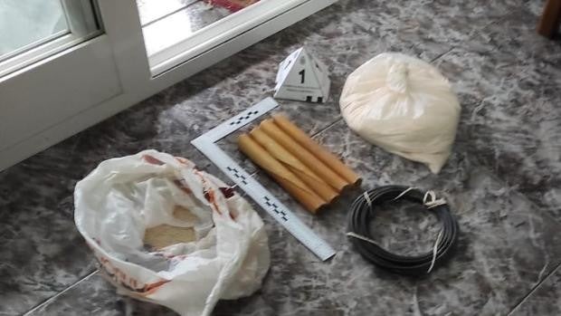 Desalojan tres bloques de viviendas tras encontrar cartuchos de goma-2 en un piso de Jaén