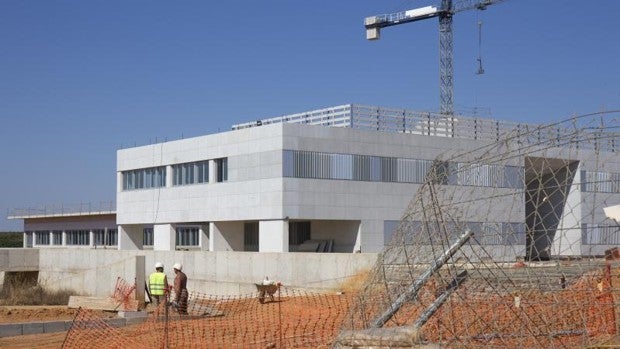 La Junta de Andalucía concierta los servicios del hospital de Pascual en Lepe para usuarios de la costa onubense