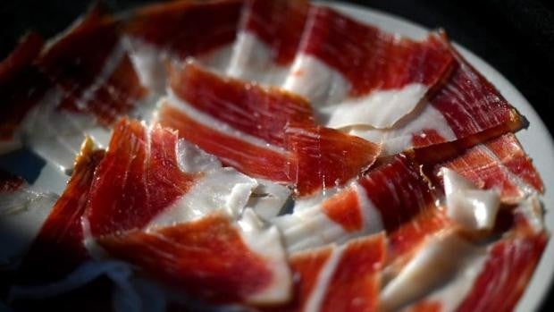 El Parlamento andaluz pide que se revise el etiquetado de aceite y jamón en Nutriscore