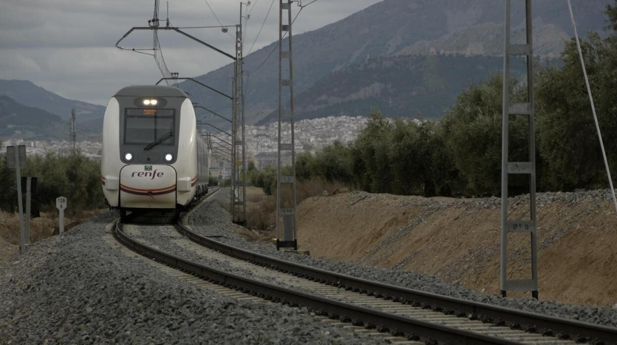 El desplazamiento en tren será una de las opciones escogidas si se permite la movilidad en Andalucía
