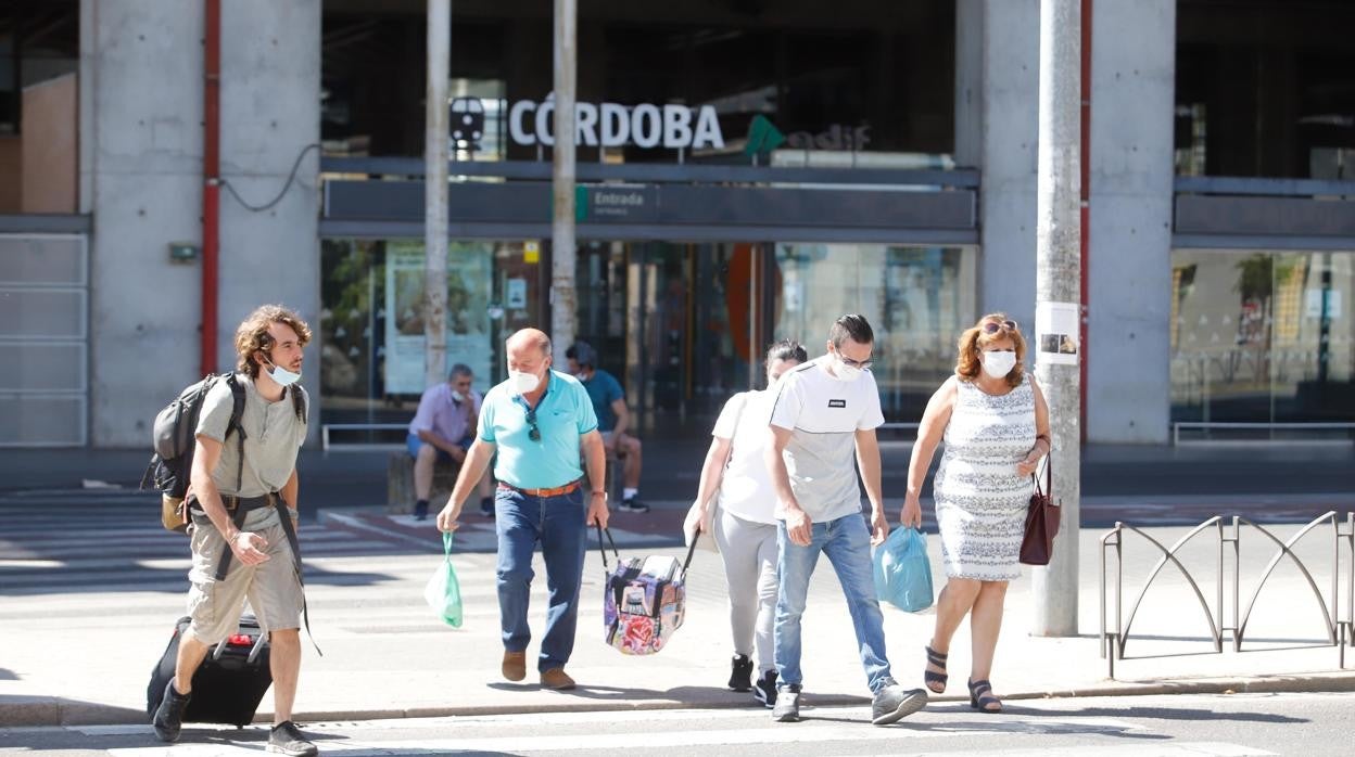 Viajeros en la estación de tren de Córdoba en septiembre de 2020