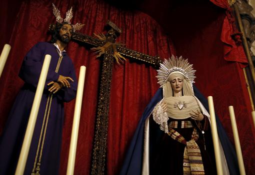 La Virgen de Gracia y Amparo y la cruz guiona fueron de la desaparecida cofradía de Jesús de la Sangre en el convento del la Victoria