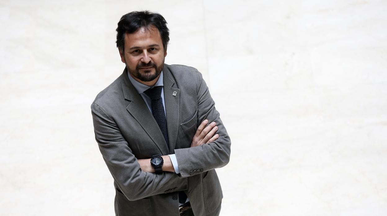 Javier Loscertales «La formación la deben hacer empresas muy