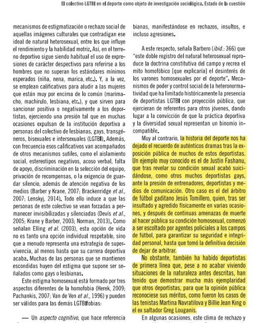 Una de las páginas del estudio copiado por el PSOE (abajo, en el Boletín de las Cortes)