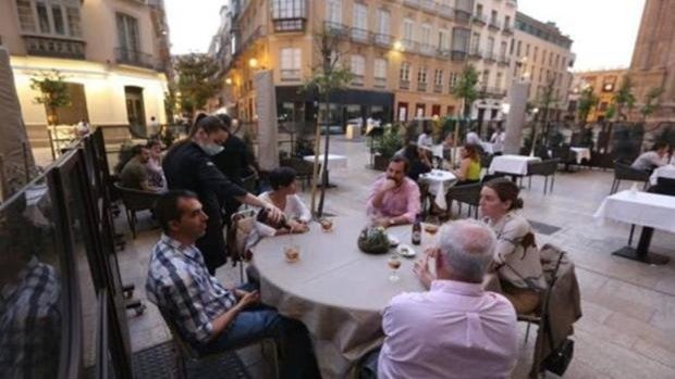 Nuevas medidas Covid en Málaga: Bares y comercios podrán abrir hasta las diez y media de la noche