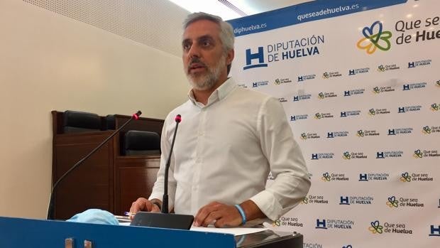 Cese fulminante del diputado de Presidencia de Huelva a raíz de la contratación de su mujer en la Diputación