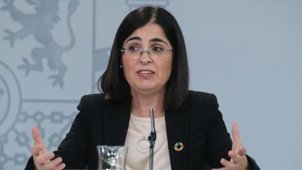 La ministra de Sanidad evita proponer el adelanto del toque de queda o cierre del comercio