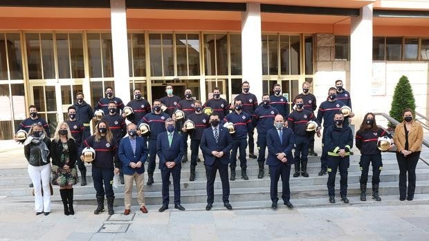 Toman posesión veinte nuevos bomberos-conductores que reforzarán la plantilla del SEIS de Córdoba