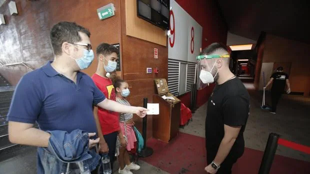 Cartelera del primer día de vuelta de los cines a Córdoba entre medidas de seguridad y grandes estrenos