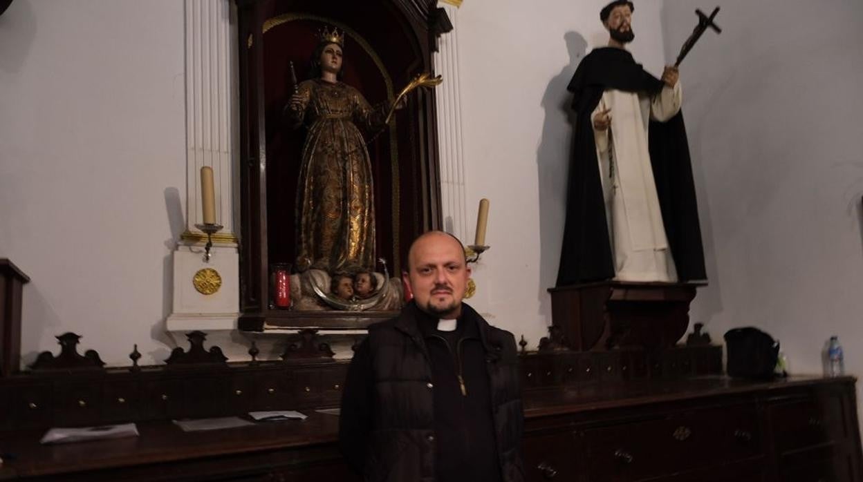 Padre Juan Enrique Sánchez en la Iglesia de La Palma