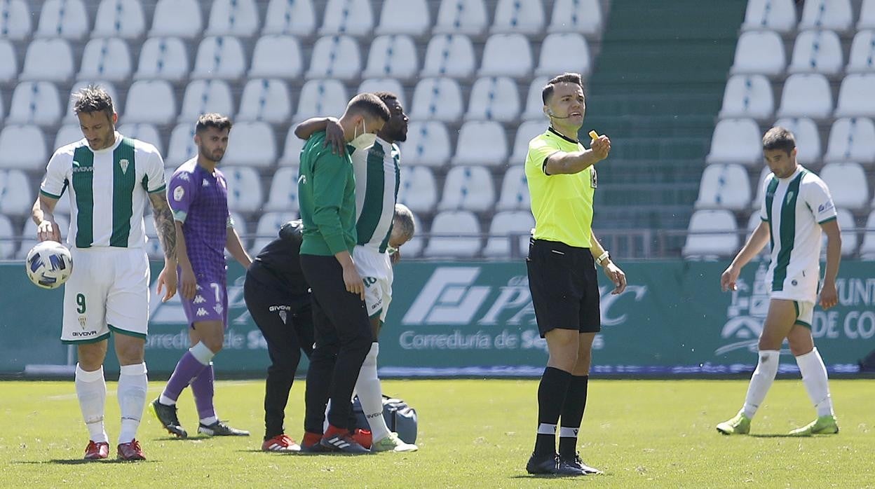 Traoré se marcha lesionado en el Córdoba CF - Betis Deportivo