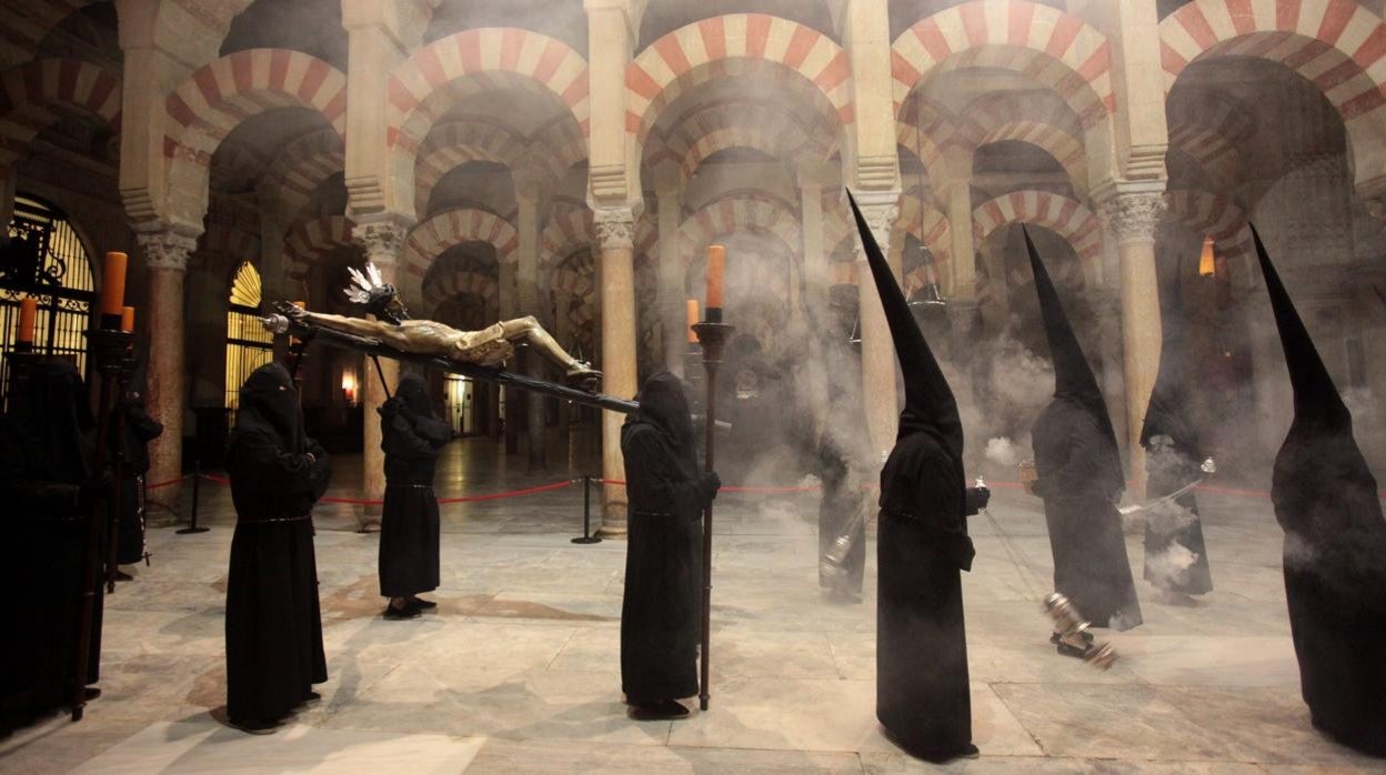 El Cristo de la Salud del Vía Crucis, en la Catedral un Lunes Santo