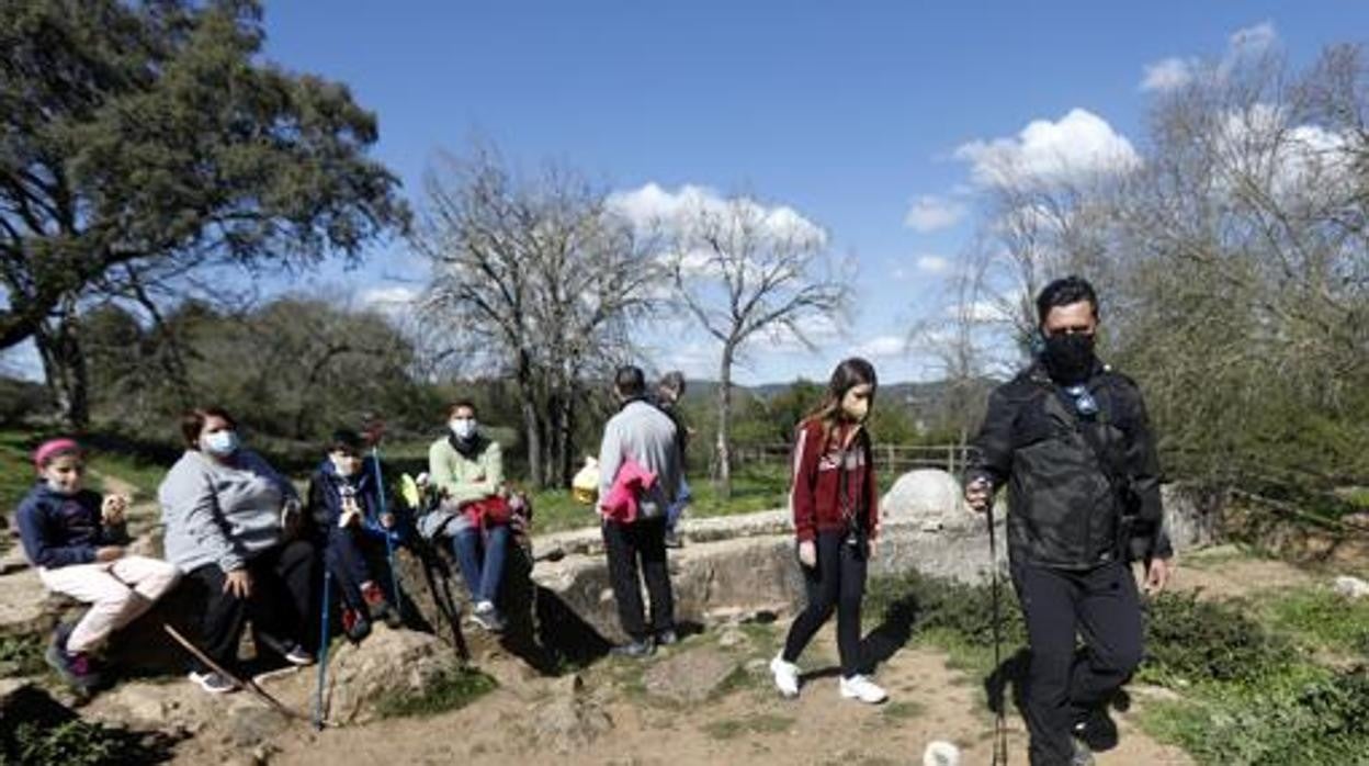 Turistas en Trassierra un fin de semana de marzo