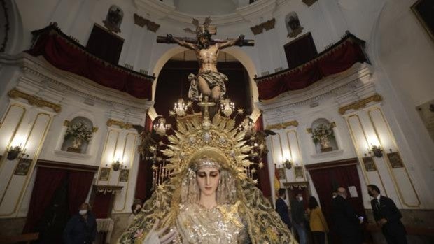 Penas y Esperanza en el Lunes Santo de Cádiz