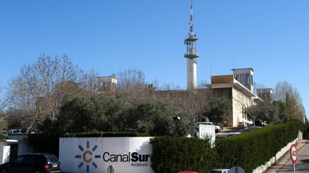 La Junta de Andalucía autoriza a Canal sur renovar su obsoleto equipo técnico de emisiones