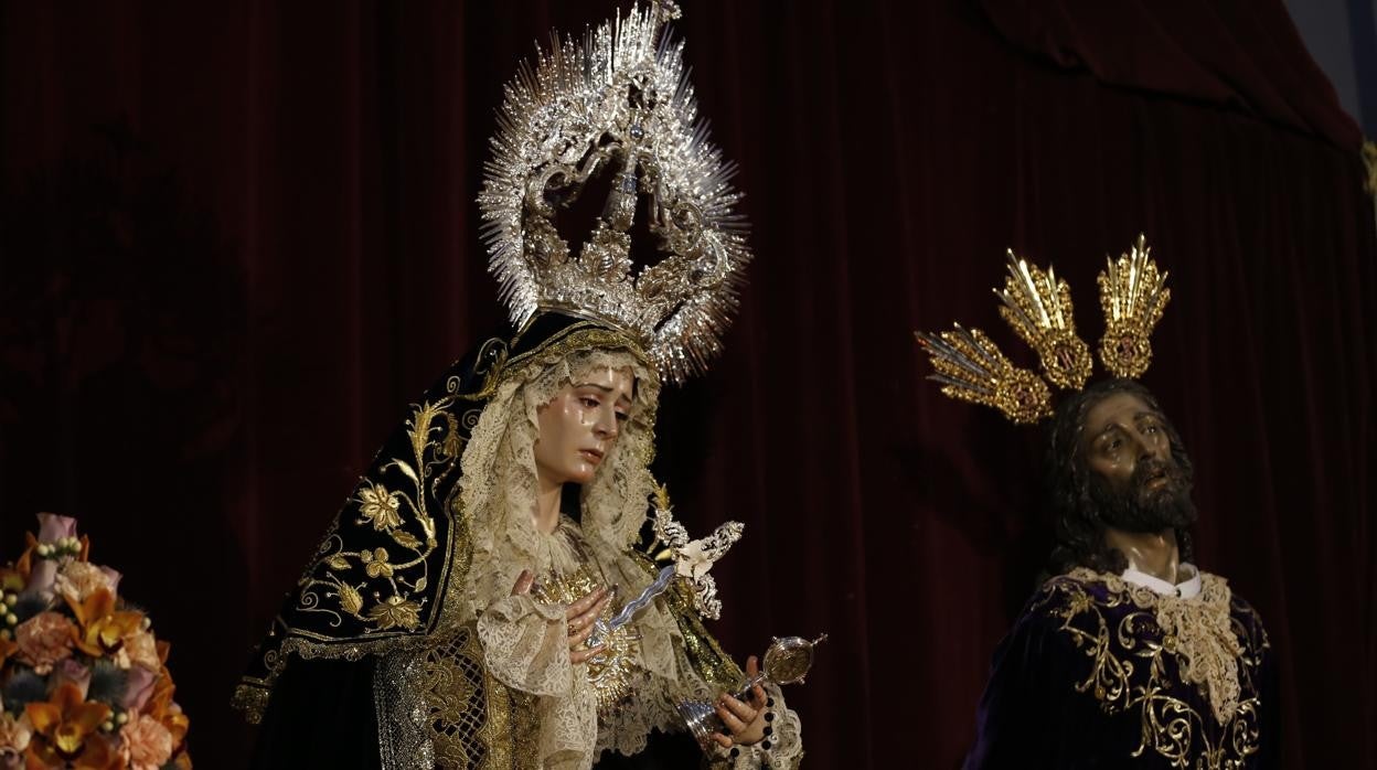 La Virgen del Rocío y Lágrimas y el Señor del Perdón, en la iglesia de la Trinidad