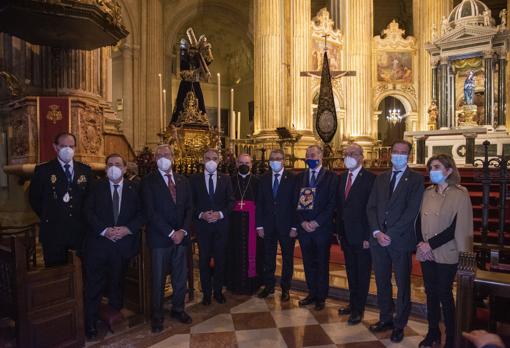 El aforo estaba reducido en el interior de la Catedral, aunque ha acudido una amplia representación de autoridades