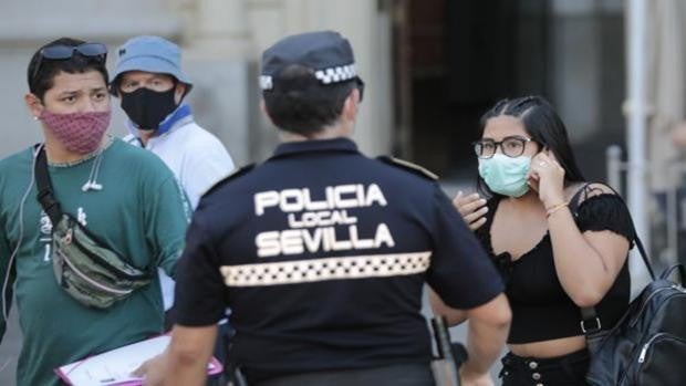 Andalucía exige más a la nueva norma sobre el uso de mascarillas contra el coronavirus