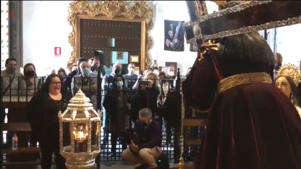 Vídeo: La emocionante saeta al Nazareno de Santa María