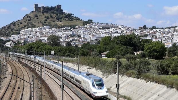 Comienza a levantarse la estructura para el enlace que unirá Málaga y Sevilla por AVE