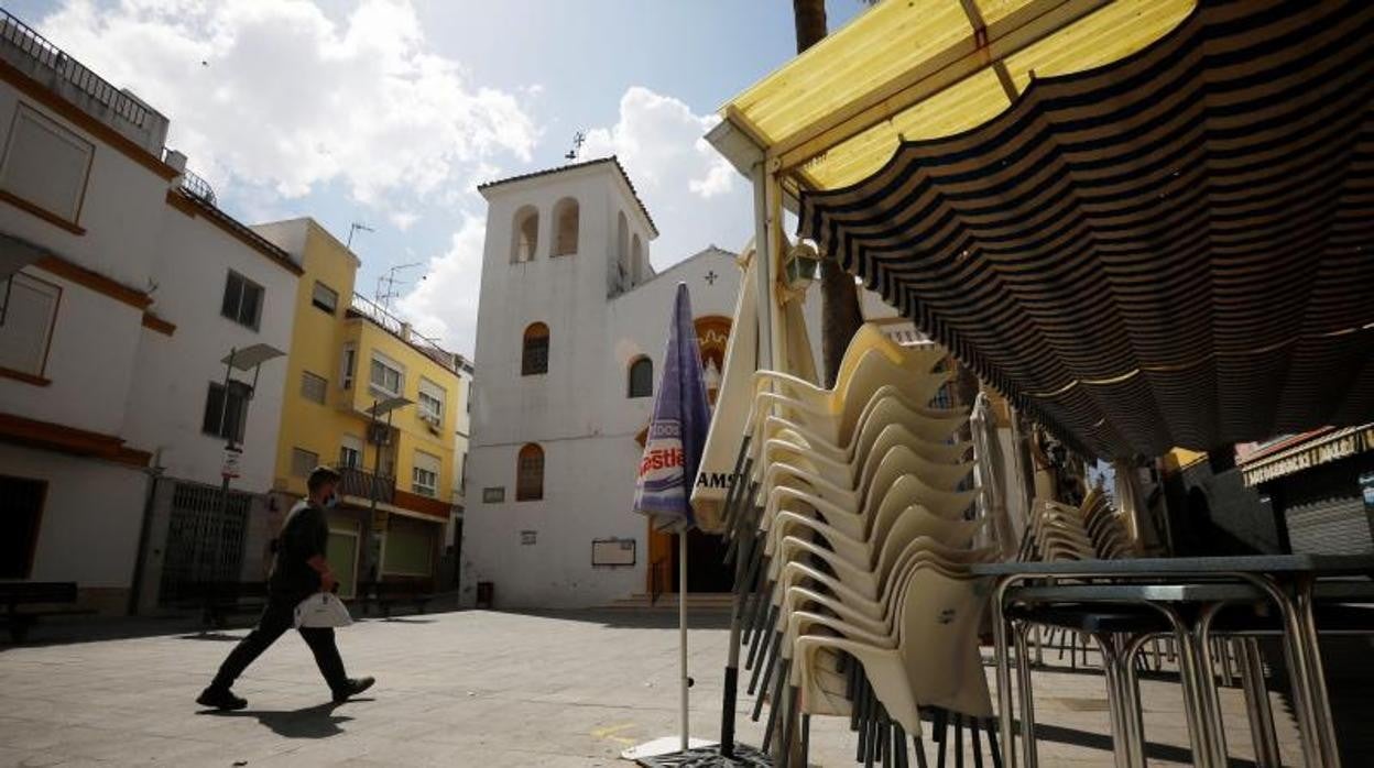 Un bar cerrado en Doña Mencía, Córdoba, por culpa del confinamiento