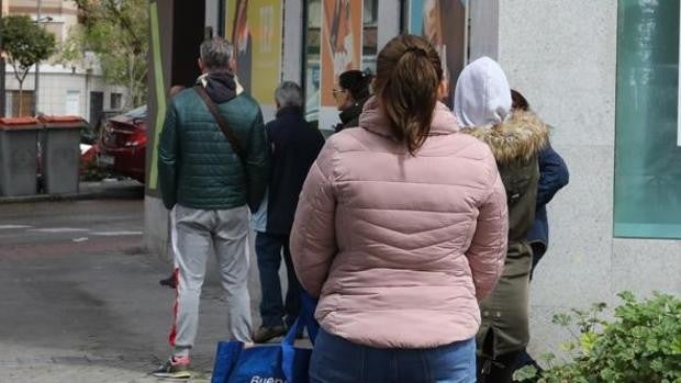 Málaga baja 4.751 parados en marzo, pero sigue rondando los 200.000 desempleados