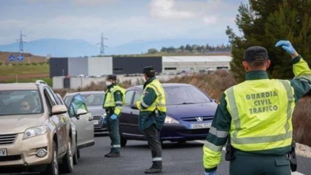 La movilidad en Andalucía sigue restringida: prohibido salir de la comunidad y las provincias