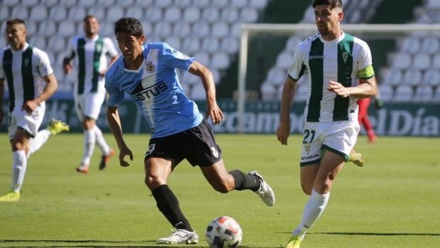 El Córdoba CF cae (1-2) ante la Balompédica Linense y se acerca al descenso de categoría