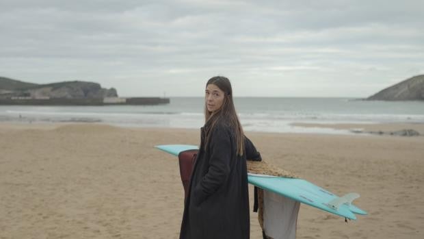 Garazi Sánchez, una historia de superación y resiliencia sobre una tabla de surf