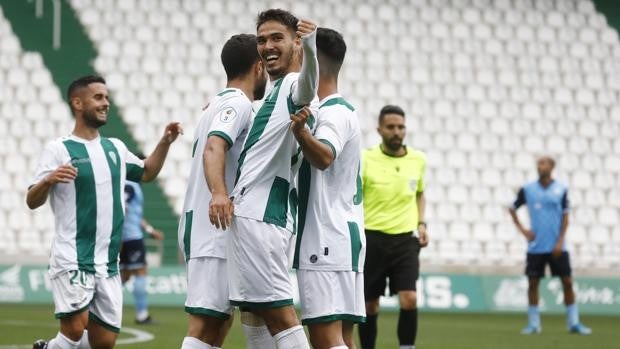 El Córdoba B golea al Rota, el Puente Genil empata con el Ceuta y el Pozoblanco vence al Antoniano in extremis