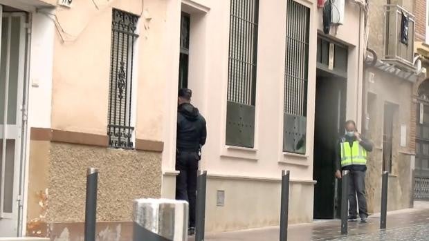 Lucena | La Policía Nacional detiene a seis personas por retener y robar a clientes de una casa de citas