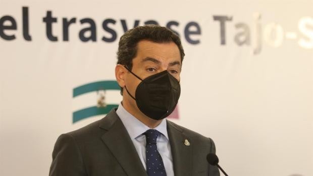 Andalucía estudia permitir a los inmunizados la movilidad entre provincias