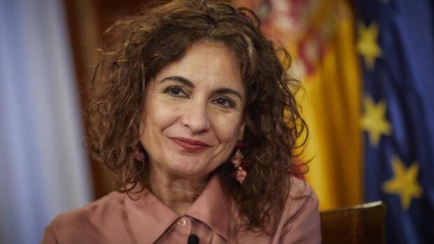 PP, Cs y Vox desafían en Andalucía a la ministra Montero con otra bajada de impuestos