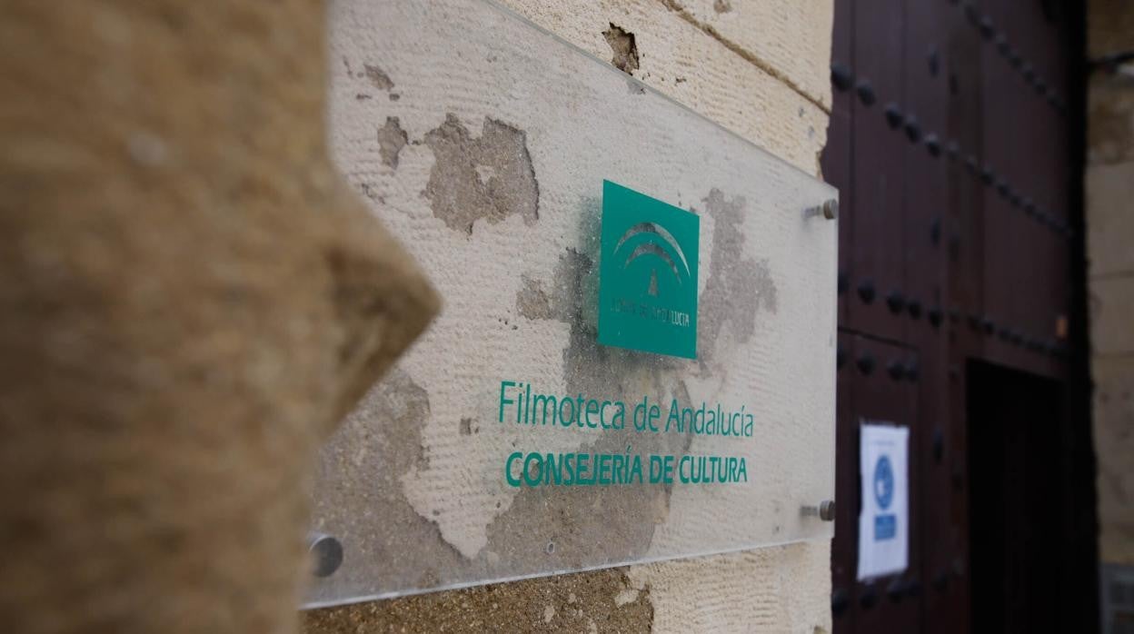 La Filmoteca permanece cerrada al público por obras de mejora