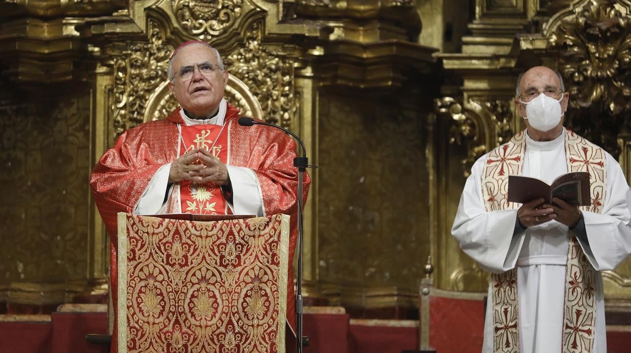 El obispo de Córdoba, Demetrio Fernández, preside una misa en la Catedral de Córdoba