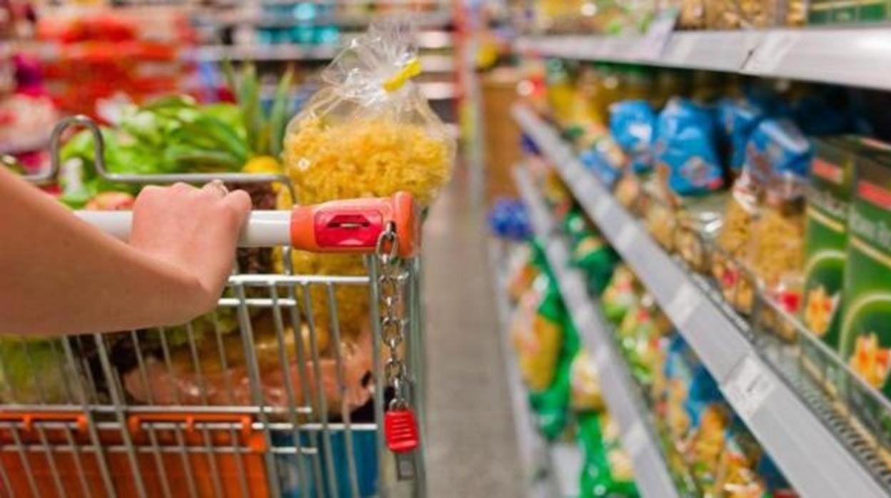 ¿Cuáles son los supermercados y los comercios que abrirán el 1 y el 2 de mayo en Córdoba?