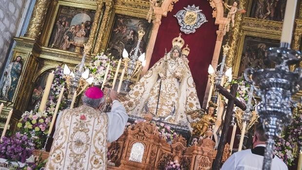 «Fe y esperanza en tiempos difíciles» ante la Virgen de Araceli de Lucena