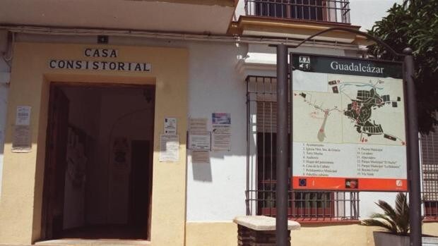 El alcalde de Guadalcázar lleva al Juzgado a su teniente de alcalde por escuchas ilegales a través de la alarma