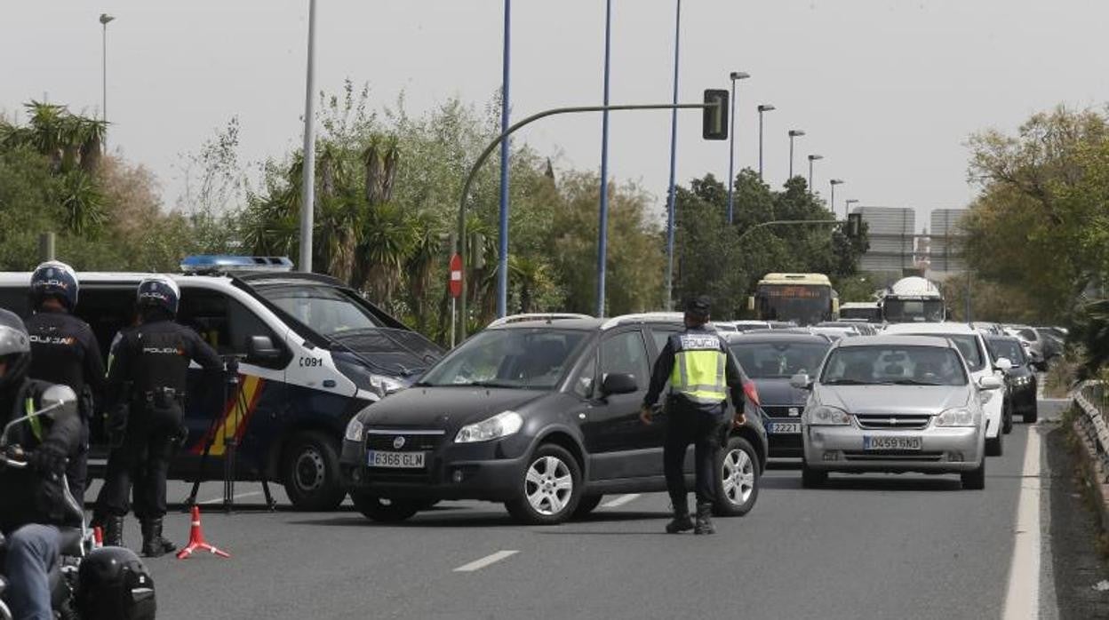 Controles policiales en una autovía andaluza