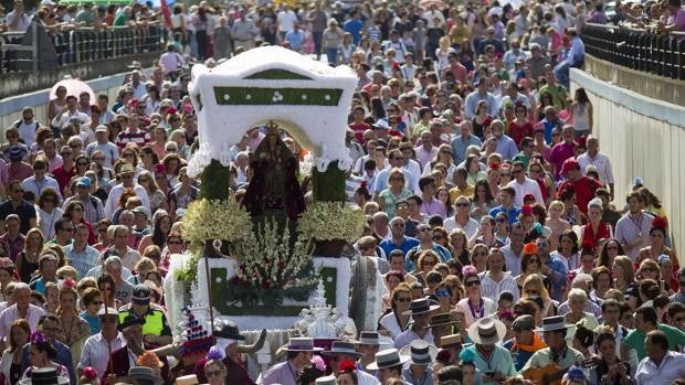 Andalucía vuelve a permitir fiestas y romerías a partir del 9 de mayo aunque no las recomienda