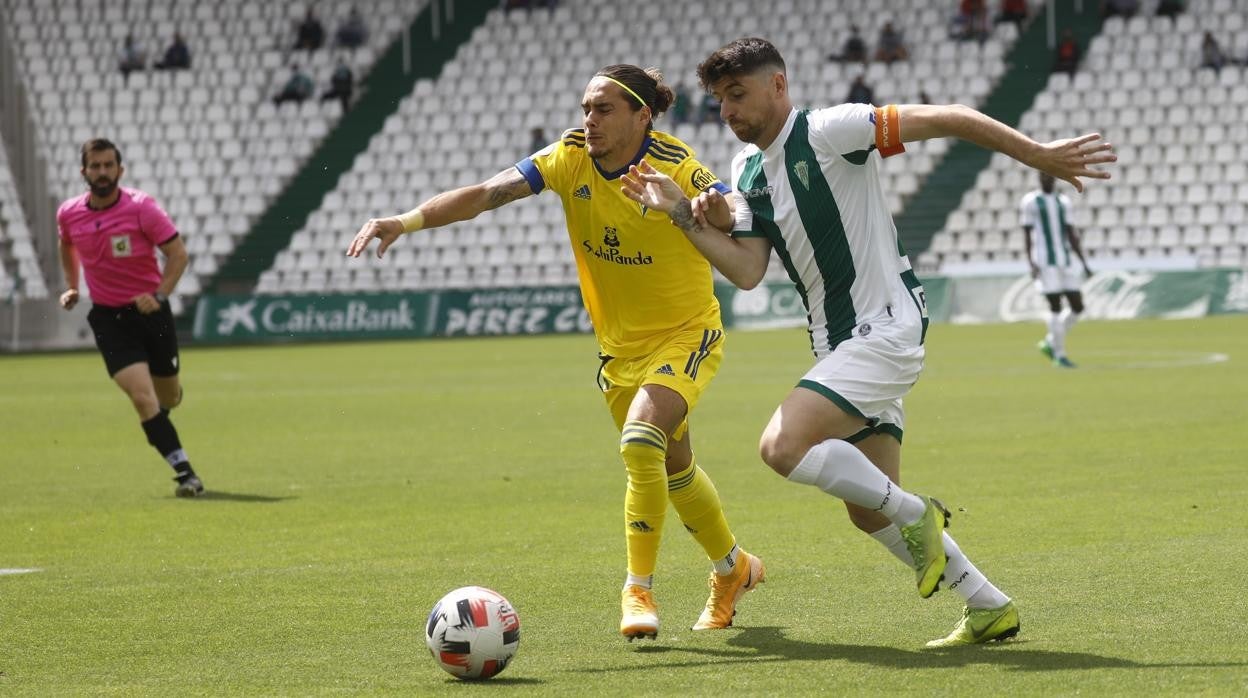 Javi Flores, en el partido ante el Cádiz B