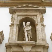 Detalle de la capilla con la figura de San Zoilo
