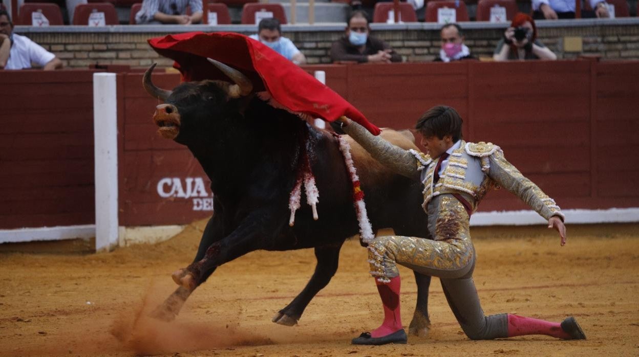 El Rafi, durante la faena a su segundo oponente