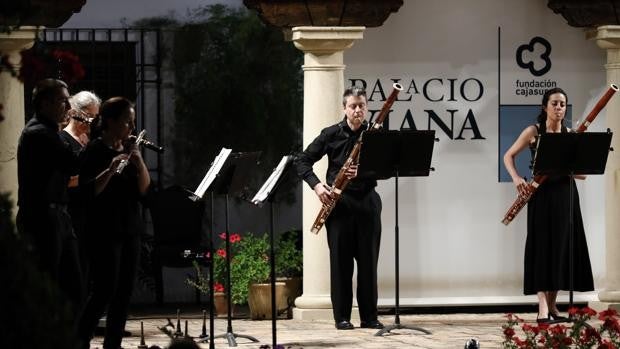 La Orquesta de Córdoba interpreta serenatas de Mozart y Häendel en el Palacio de Viana