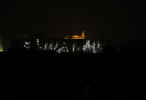 Fachada mediática del C3A, visible desde el Balcón del Guadalquivir