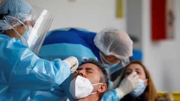 La incidencia del Covid encadena ya dos días subiendo en Andalucía pero los muertos están en mínimos