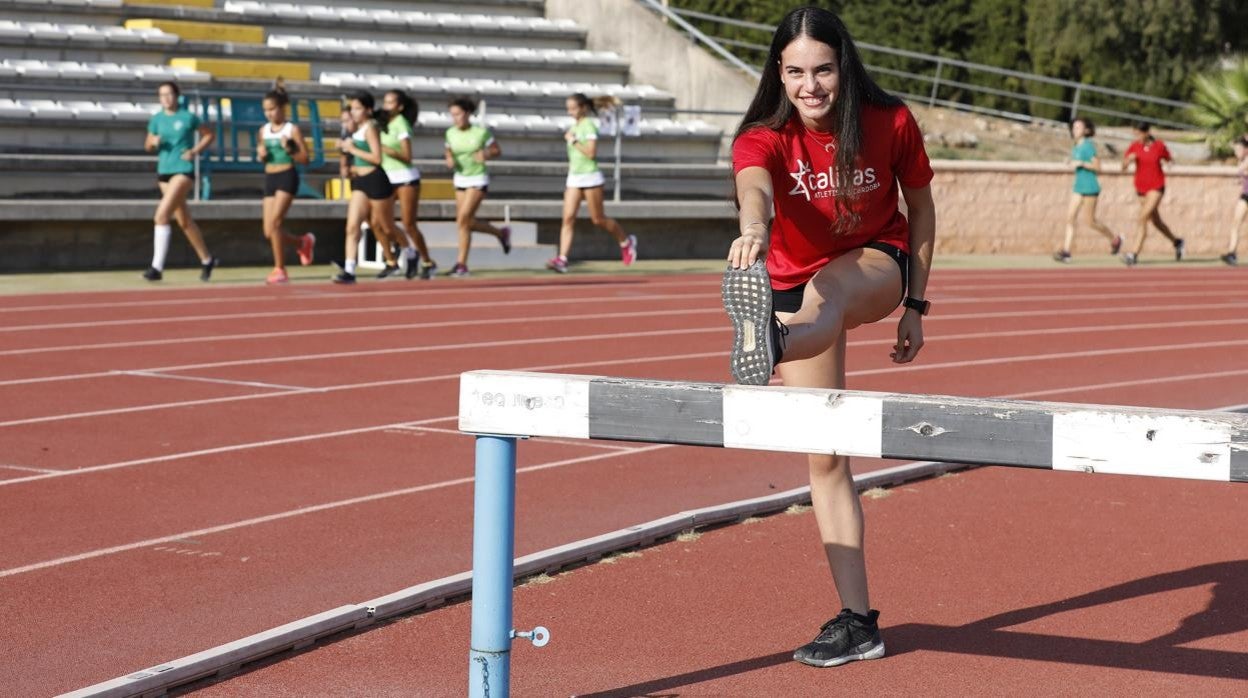 La atleta Carmen Avilés, en un entrenamiento en el Fontanar en Córdoba